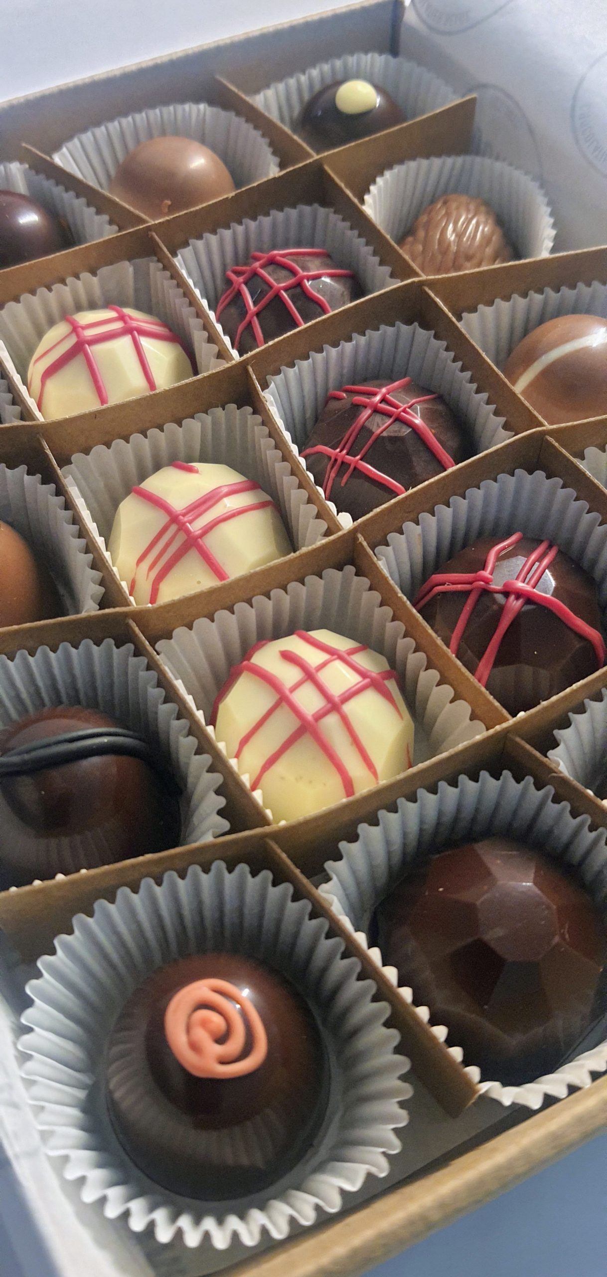 MOTHER'S DAY - Classic Collection Truffles (Box of 20) - Image 5