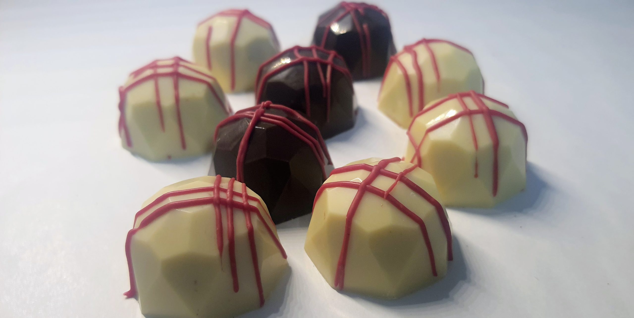 MOTHER'S DAY - Classic Collection Truffles (Box of 20) - Image 4